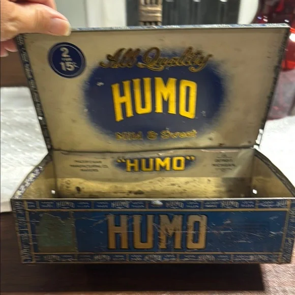 Humo All Quality Cigar Box with Blue and Orange Design - Picture 7 of 9